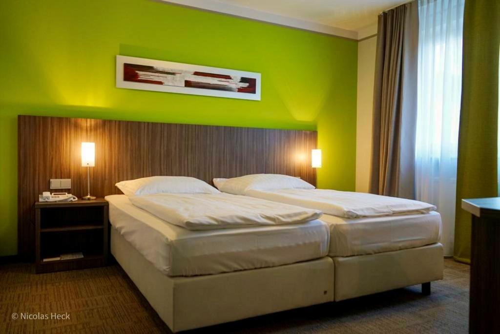 Hotel Ambiente Walldorf Walldorf  Extérieur photo